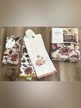 THRESHOLD 2 NAPKINS, 2 KITCHEN TOWELS, RECTANGULAR 60 x 104 TABLECLOTH SET NEW
